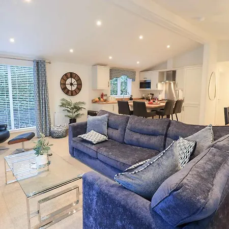 Дом отдыха Luxury 2 Bedroom At White Cross Bay, Уиндермир