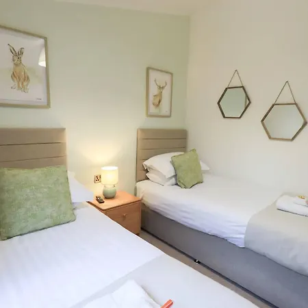Luxury 2 Bedroom At White Cross Bay, Дом отдыха Уиндермир