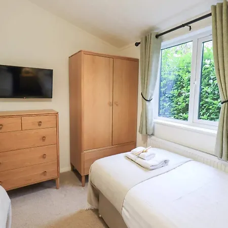 Luxury 2 Bedroom At White Cross Bay, בית נופש
