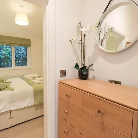 Luxury 2 Bedroom At White Cross Bay, Дом отдыха Уиндермир