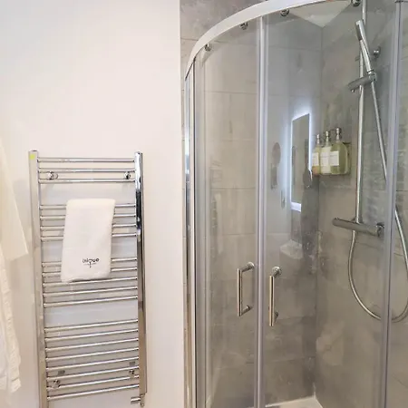 Luxury 2 Bedroom At White Cross Bay, * ווינדרמר